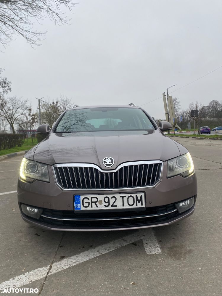 Skoda Superb 2.0 TDI DSG Elegance - 4