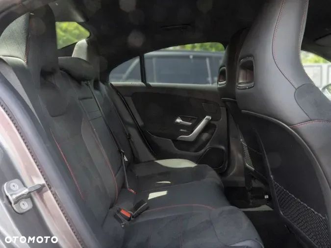 Mercedes-Benz CLA 200 AMG Line 7G-DCT - 7