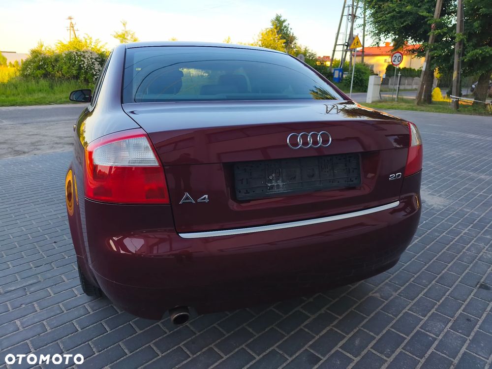 Audi A4 Limousine - 8