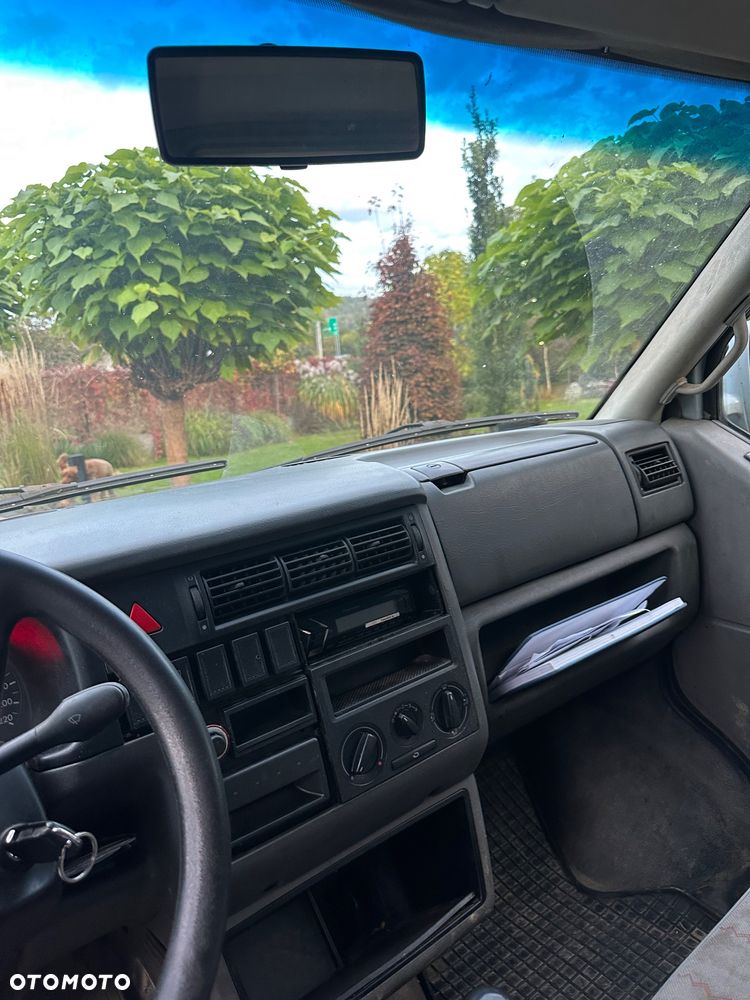 Volkswagen Transporter - 10
