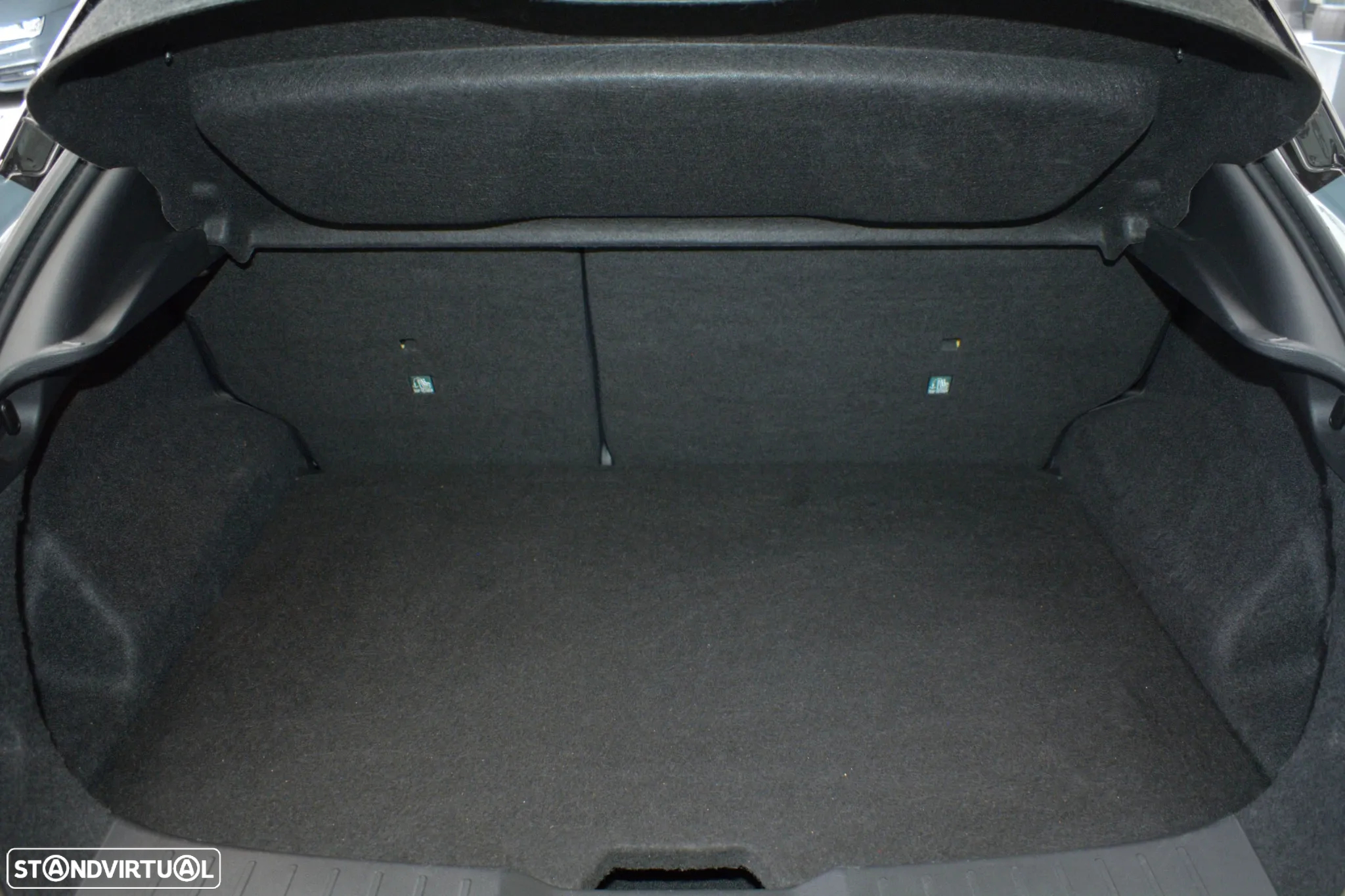 Nissan Juke 1.0 DIG-T Kiiro - 12
