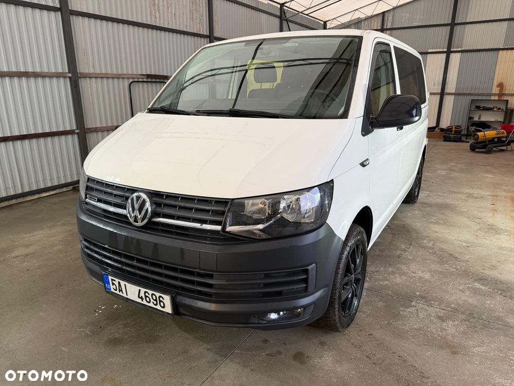 Volkswagen Transporter - 1
