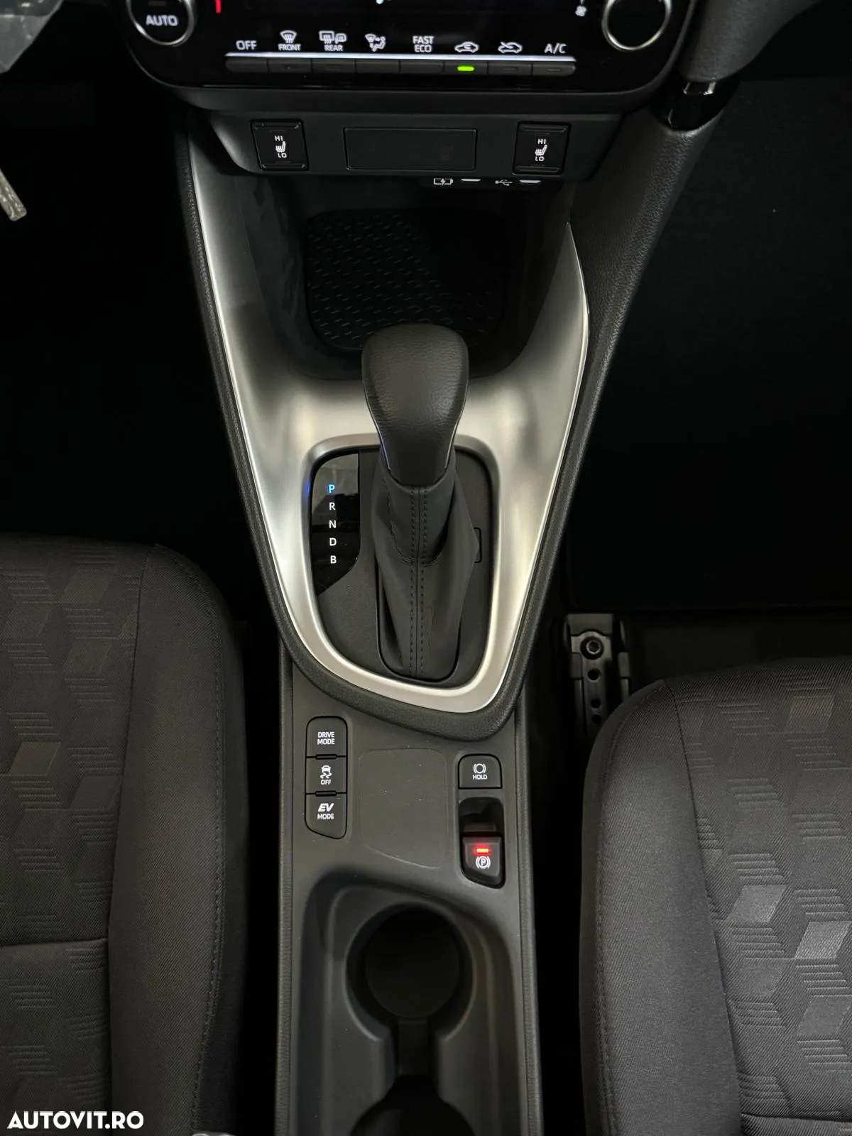 Toyota Yaris - 16