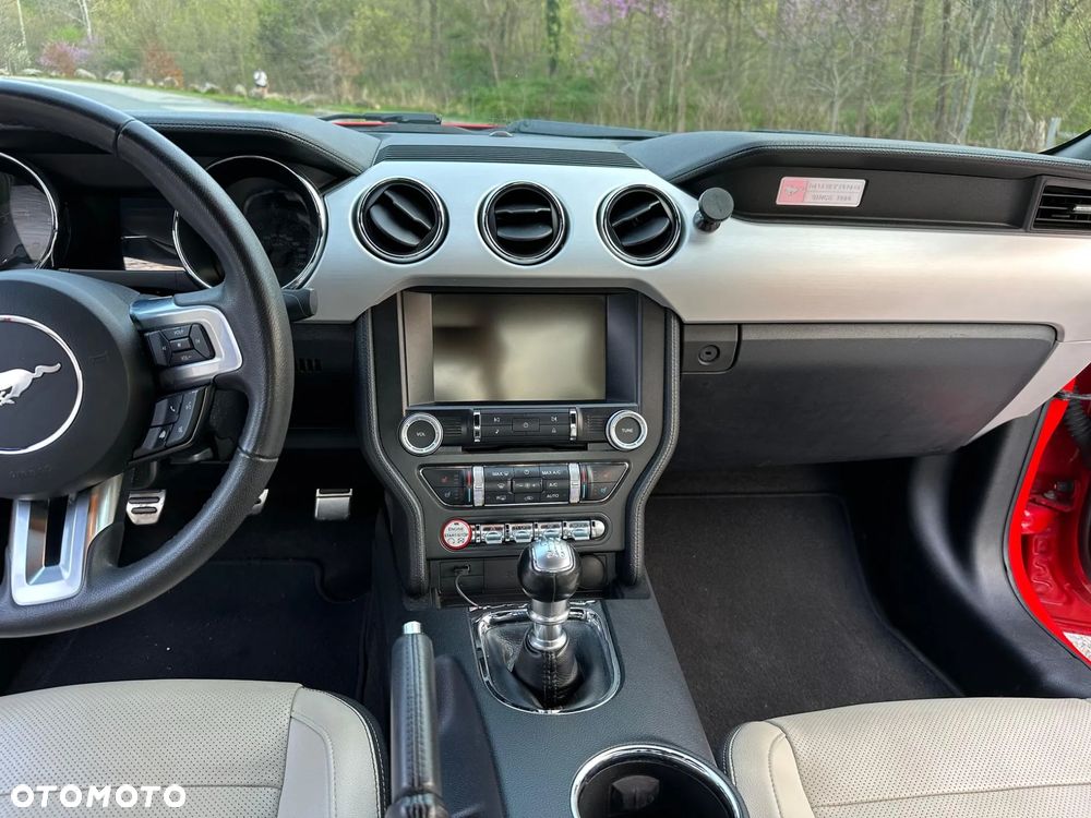 Ford Mustang 5.0 V8 GT - 17