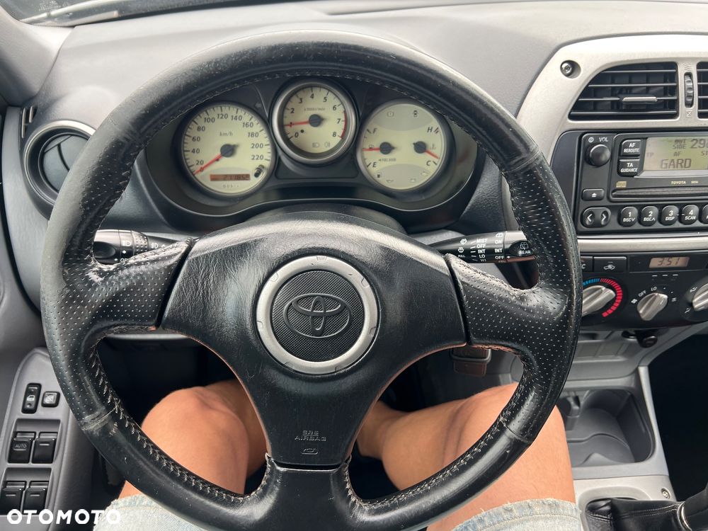 Toyota RAV4 2.0 VVT-i 4x4 - 31