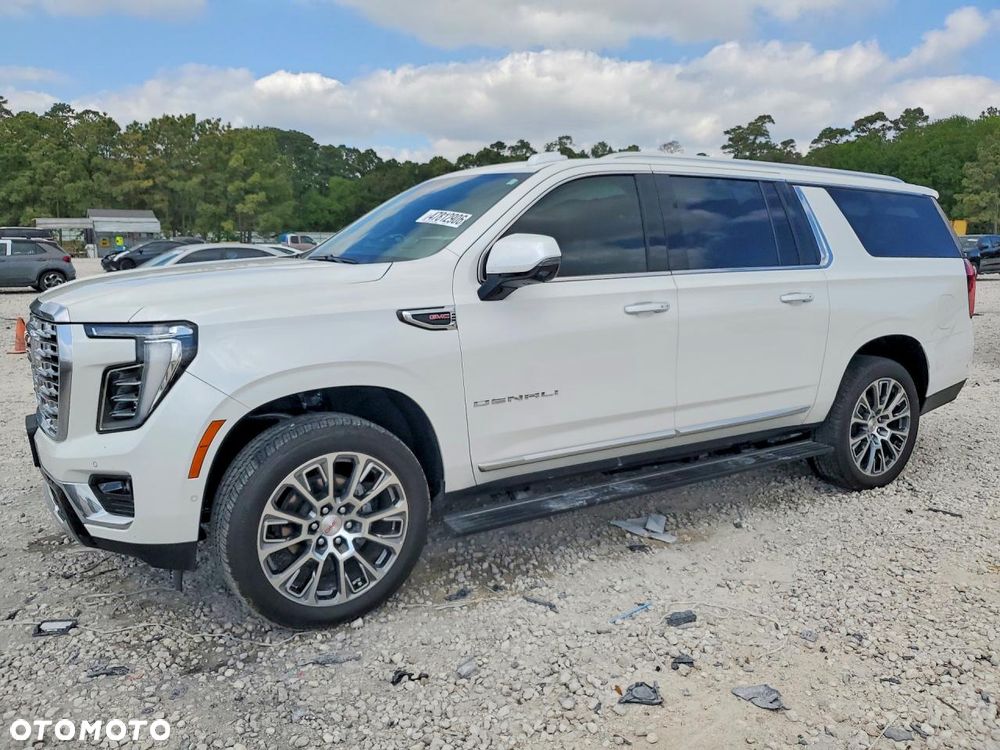 GMC Yukon - 2