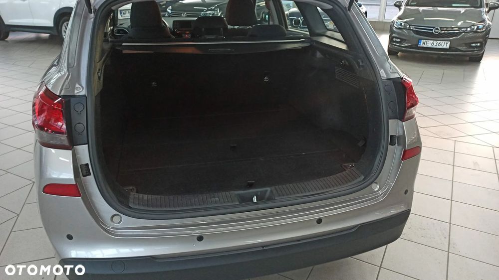 Hyundai i30 1.5 DPI Classic + - 18