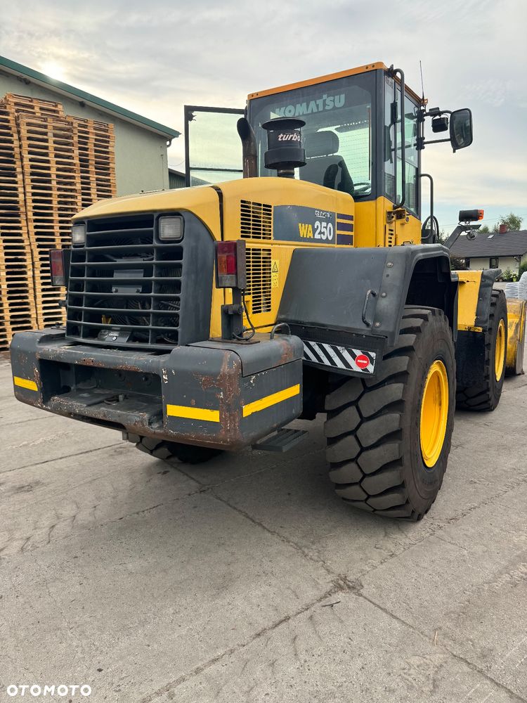 Komatsu WA250-5H - 5