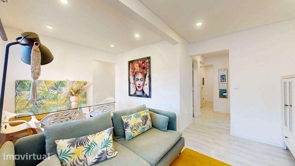 T2 renovado com pátio privado e churrasqueira, no coração de Almada - Grande imagem: 4/32