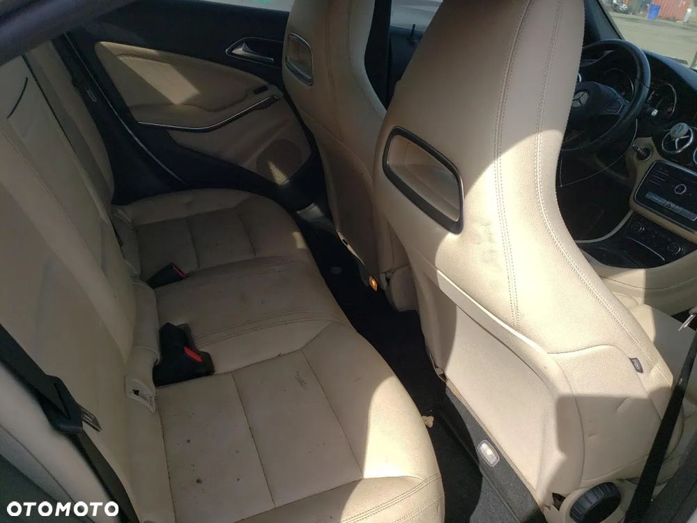 Mercedes-Benz CLA 250 4-Matic - 11