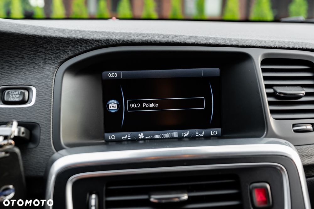 Volvo V60 T6 AWD R-Design - 32