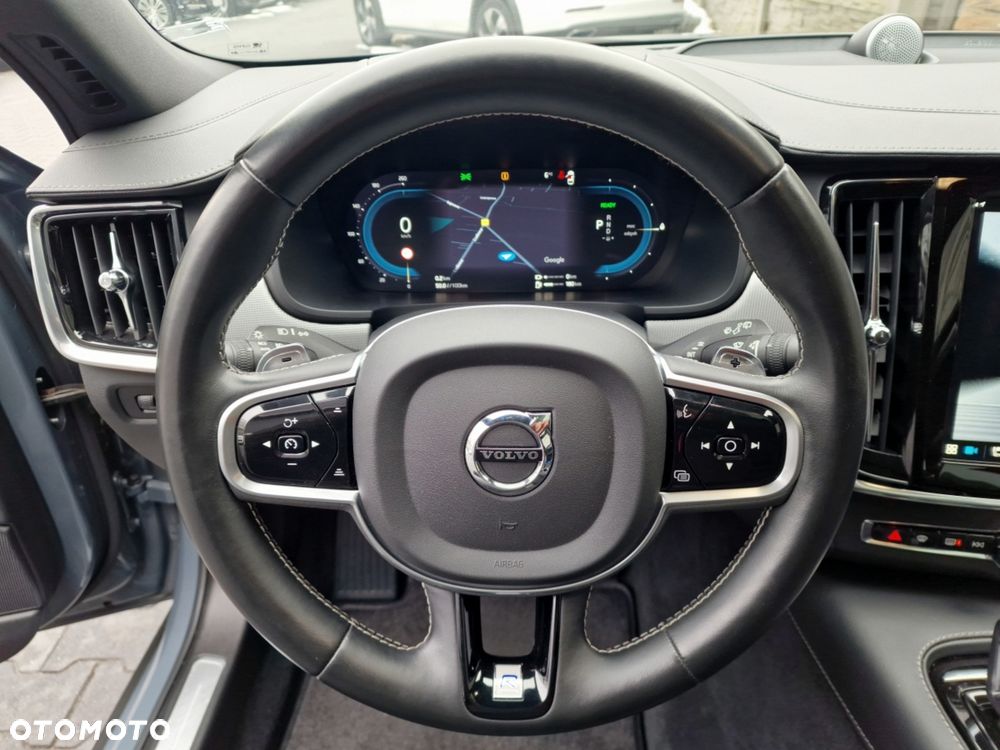 Volvo V90 T8 AWD Plug-In Hybrid R-Design - 37
