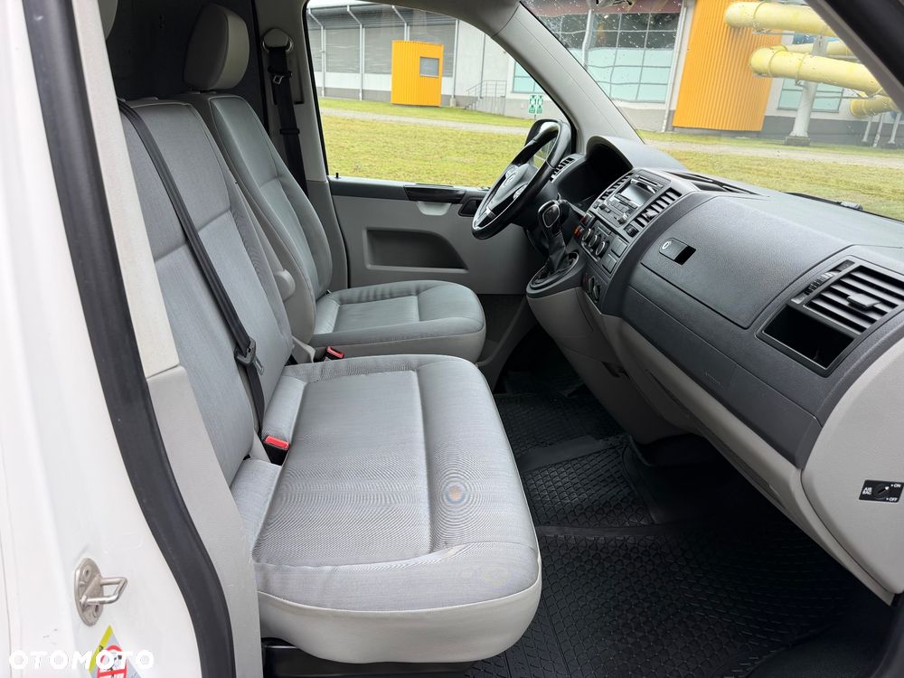 Volkswagen Transporter - 11