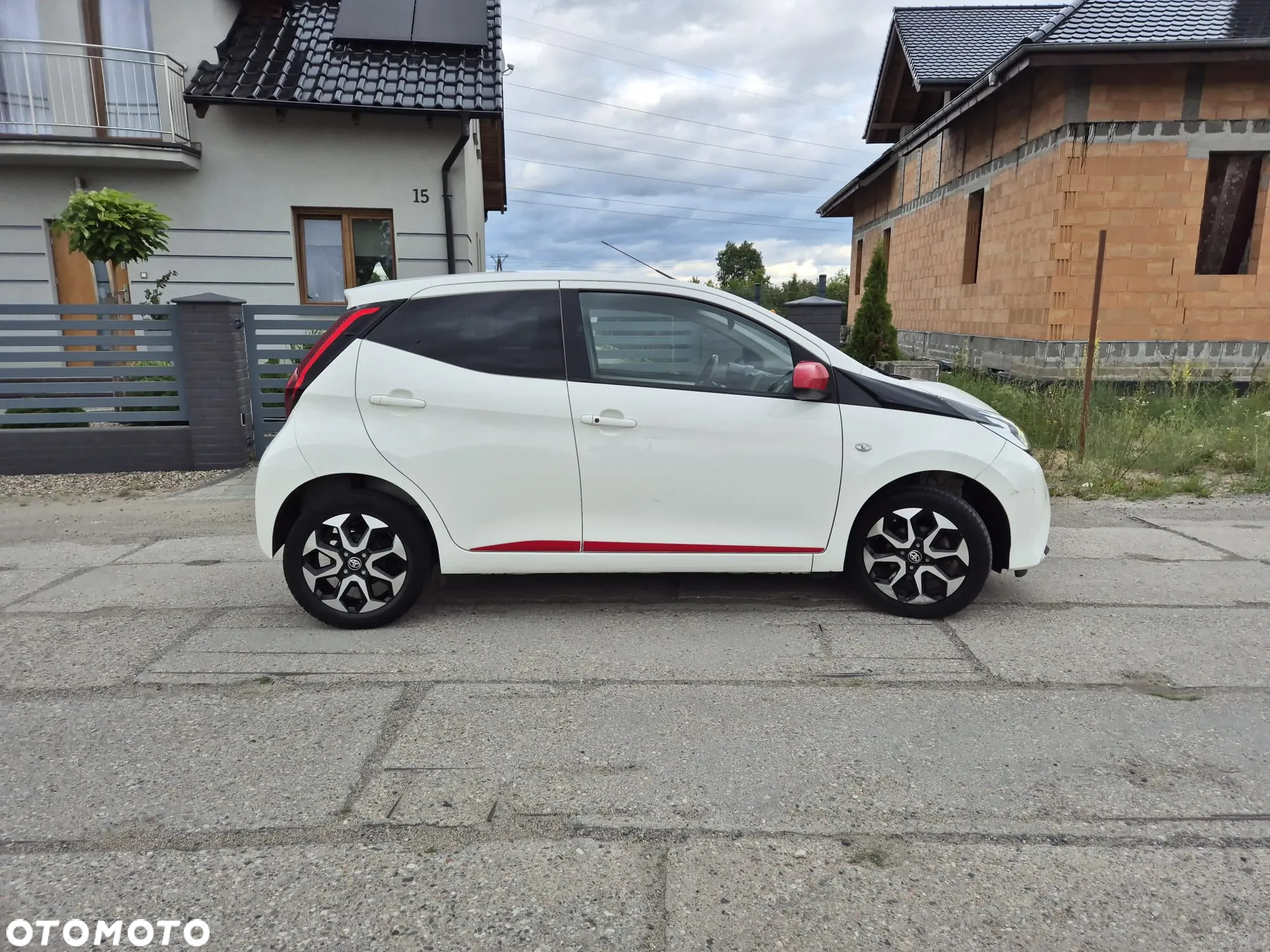 Toyota Aygo x.shift x-play connect - 7