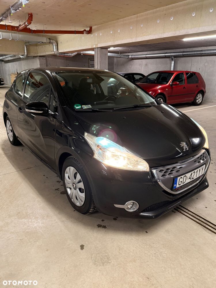 Peugeot 208 - 5