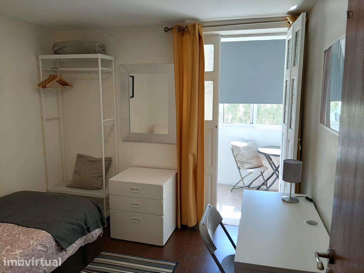 Quarto - localizado em Cedofeita Porto - Grande imagem: 3/8