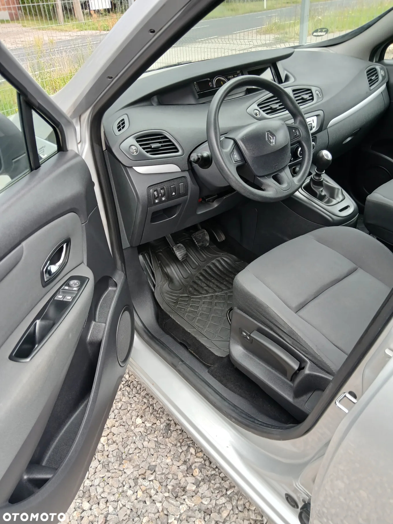 Renault Scenic 1.6 16V 110 TomTom Edition - 12