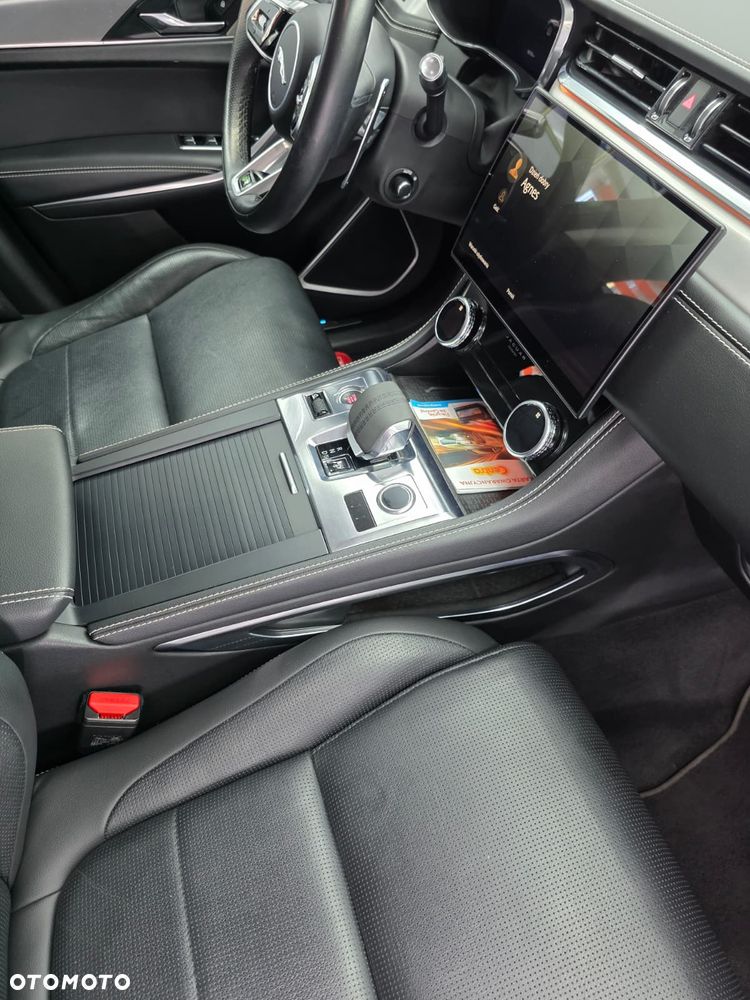 Jaguar F-Pace 3.0 P400 mHEV AWD R-Dynamic SE - 17