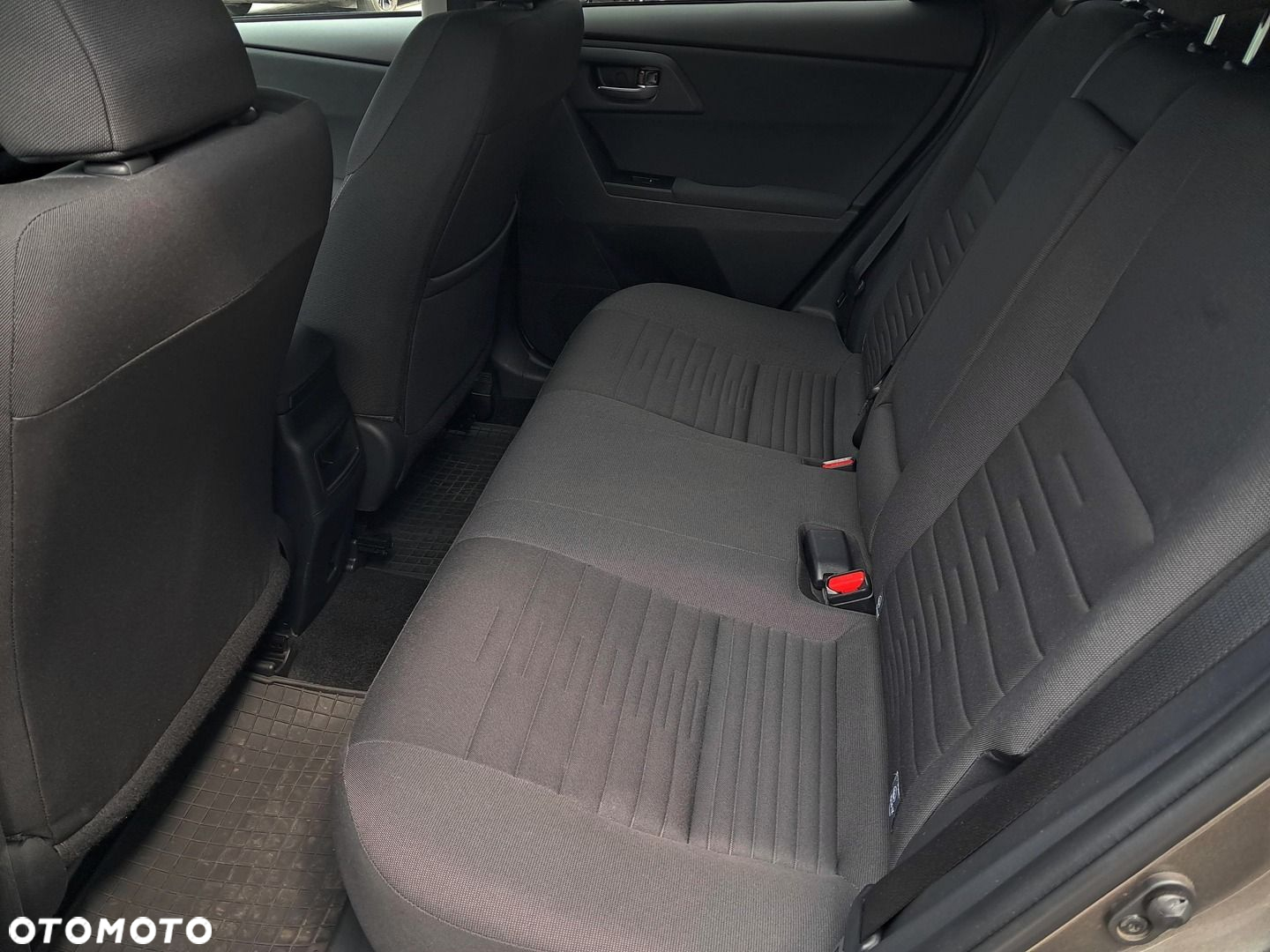 Toyota Auris - 13