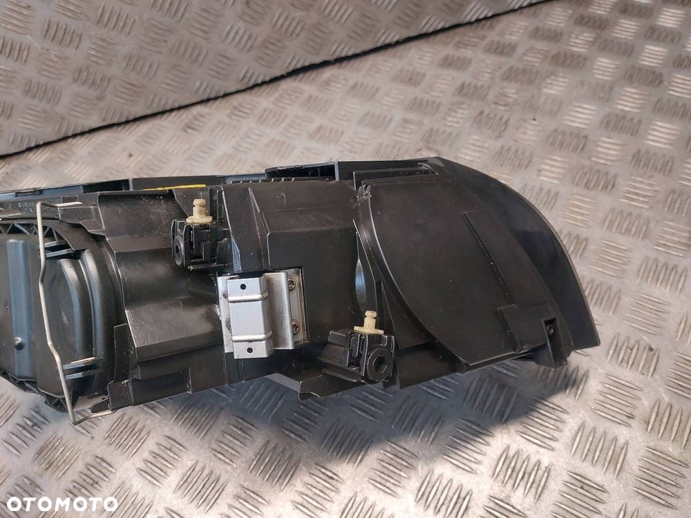 LAMPA LEWY PRZÓD VOLVO S40 II 30698636 0301198201 - 7