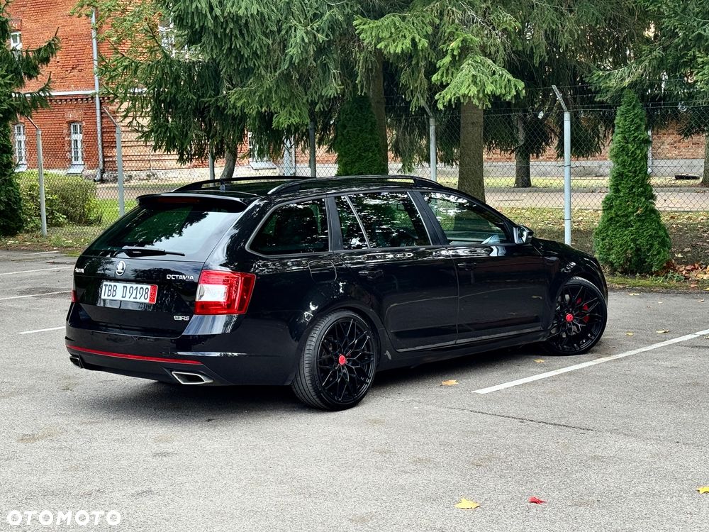 Skoda Octavia 2.0 TDI DSG RS - 18