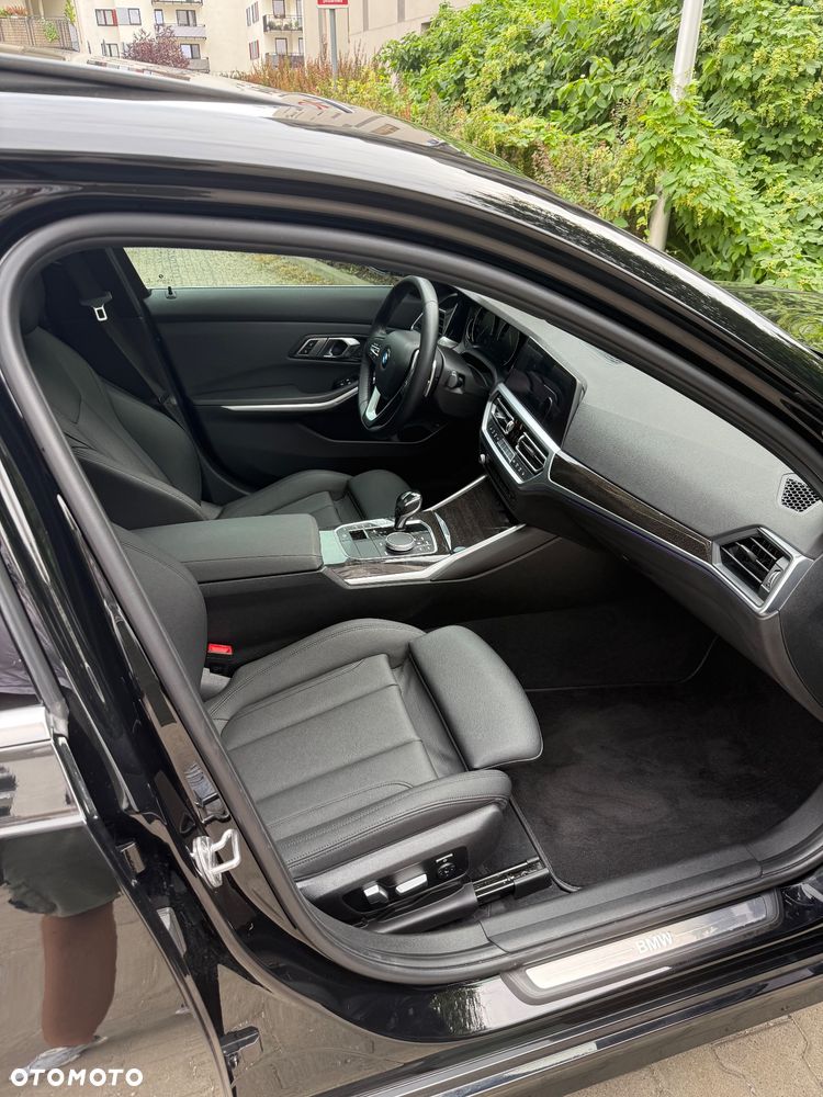 BMW Seria 3 330i Sport Line - 10
