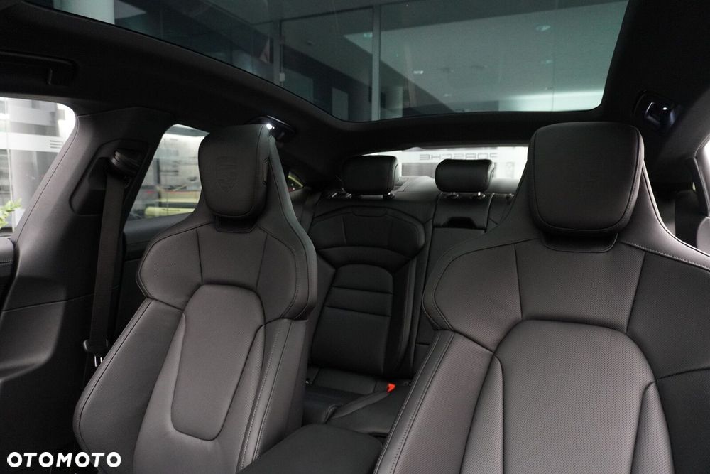 Porsche Taycan 105kWh 4S Performance Plus - 31