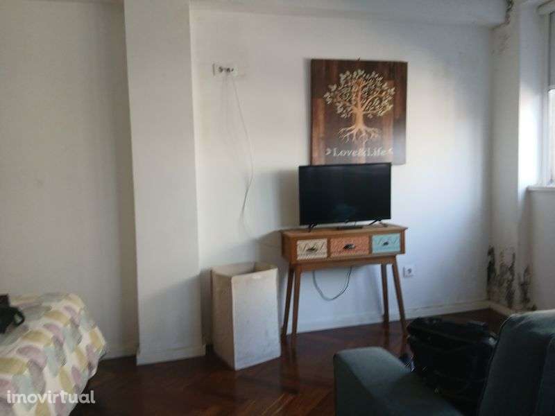 Arrendamento T0 a 50 m do Bolhao - Grande imagem: 2/5