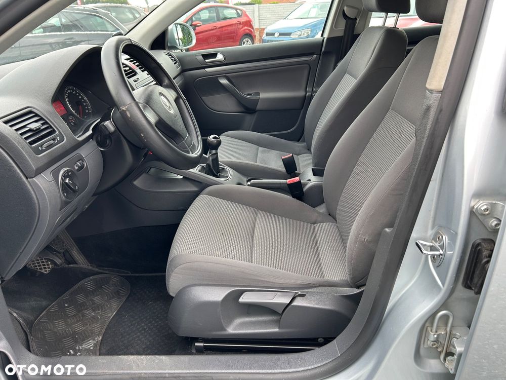 Volkswagen Golf - 11
