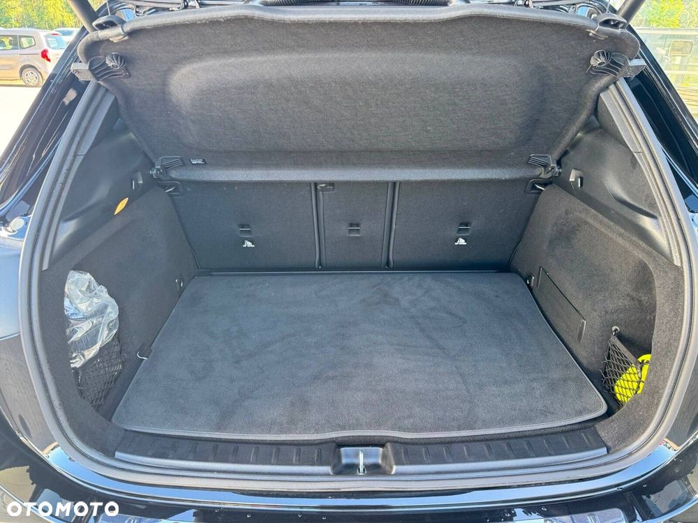 Mercedes-Benz GLA - 25