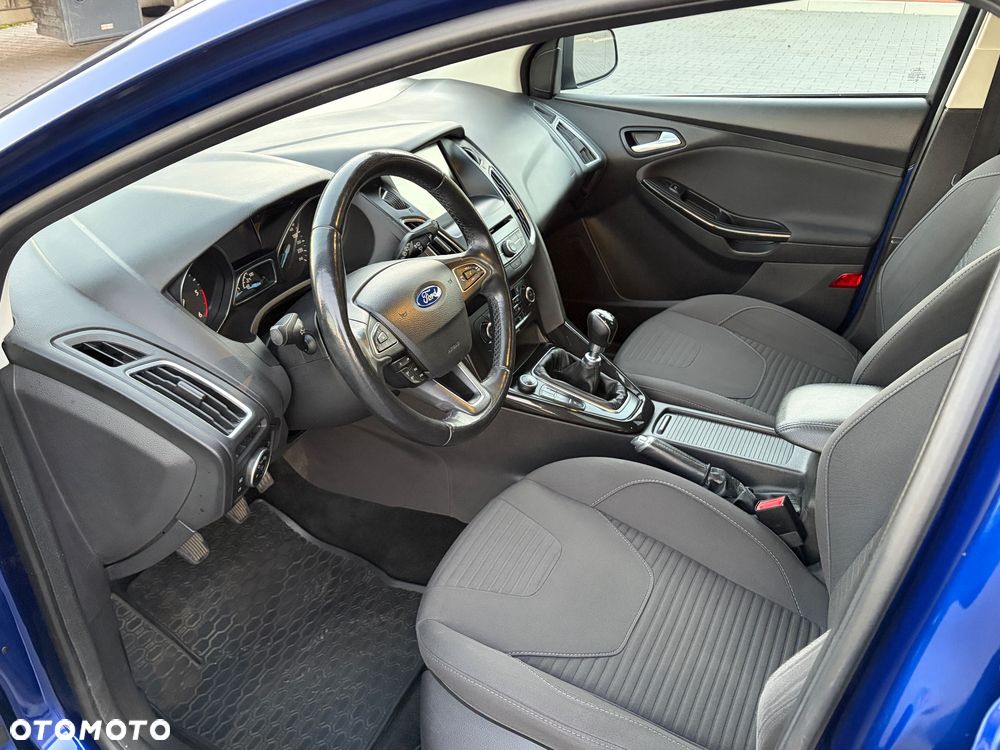 Ford Focus - 8
