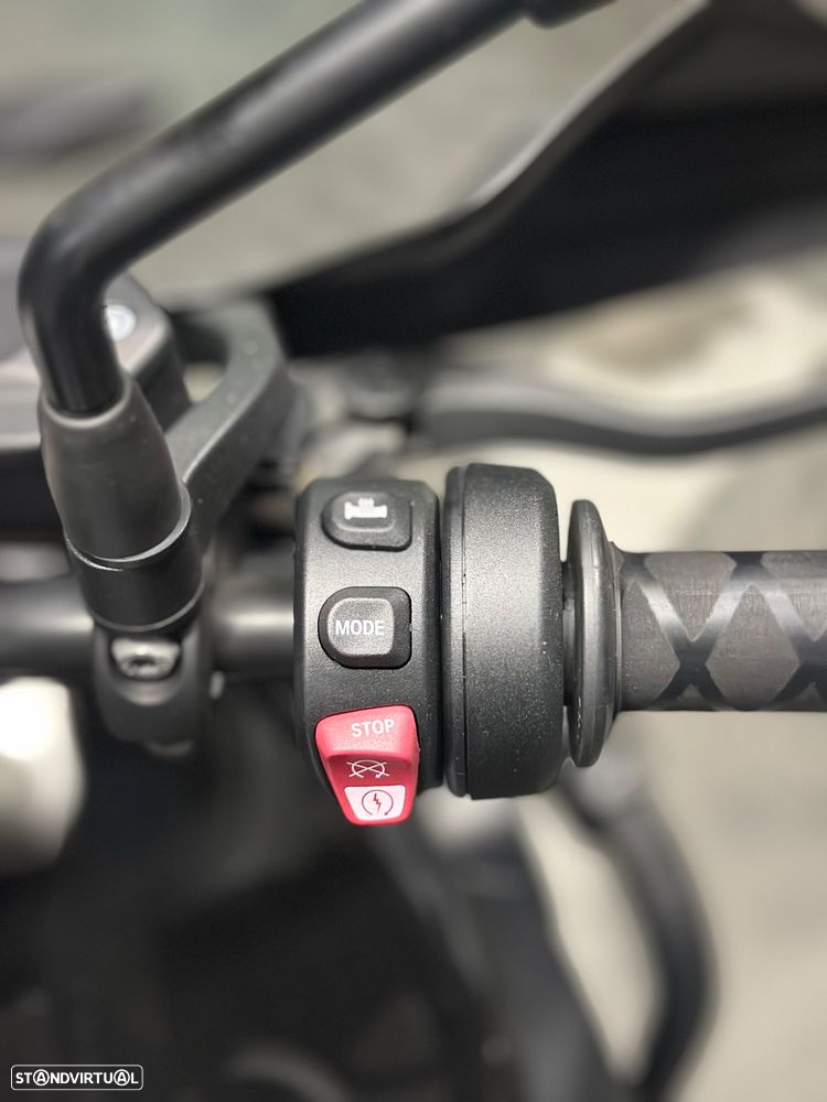 BMW F 750 GS Triple Black - 18