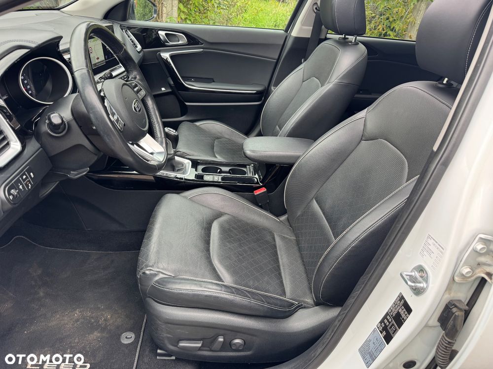 Kia Ceed 1.6 CRDi GT Line - 22