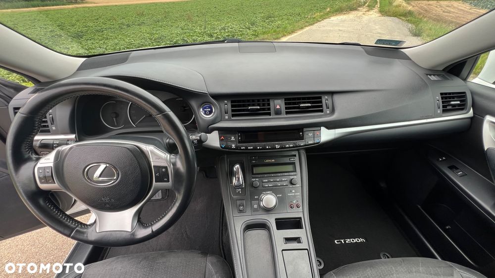 Lexus CT - 13
