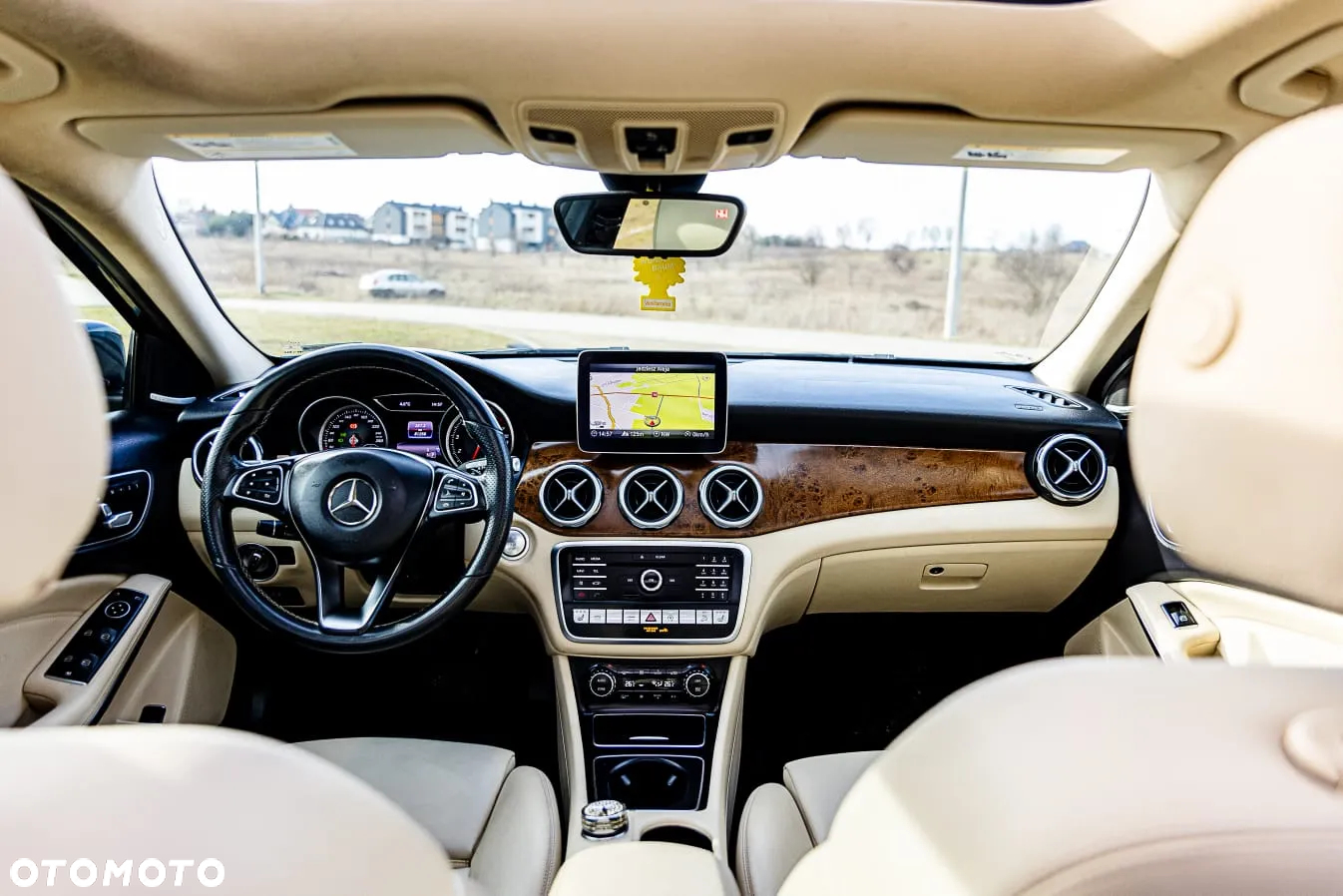 Mercedes-Benz GLA 250 4-Matic Urban - 24
