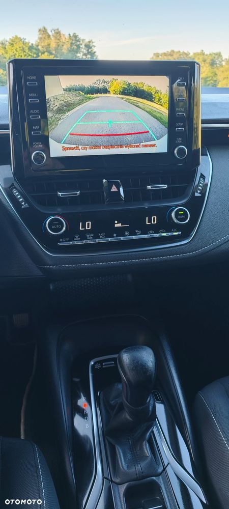 Toyota Corolla 1.8 Hybrid Comfort - 22