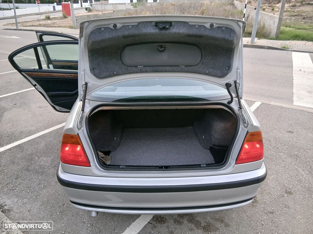 BMW 320 d Séc.XXI - 13