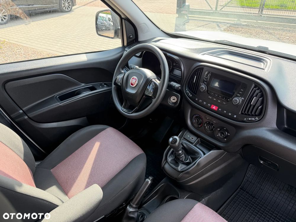 Fiat DOBLO VAN VAT-1 Homologacja cięż. DMC: 2145kg Ładowność 706kg MOCNY SILNIK 1.6 MultiJet, 105KM Emisja Euro-6, Skrzynia biegów 6-cio stopniowa! ORYGINALNA ZABUDOWA PAKI, BOCZNE DRZWI PRZESUWNE, RADIO FABRYCZNE, Hak 1300kg, PODGRZEWANE FOTELE Z REG. I PODŁOKIETNIKIEM, BAGAŻNIK DACHOWY ORYGINALNY FIAT, PARKTRONIKI, ALARM.. - 21