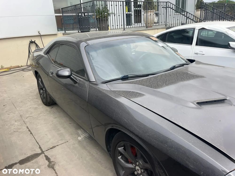 Dodge Challenger - 13