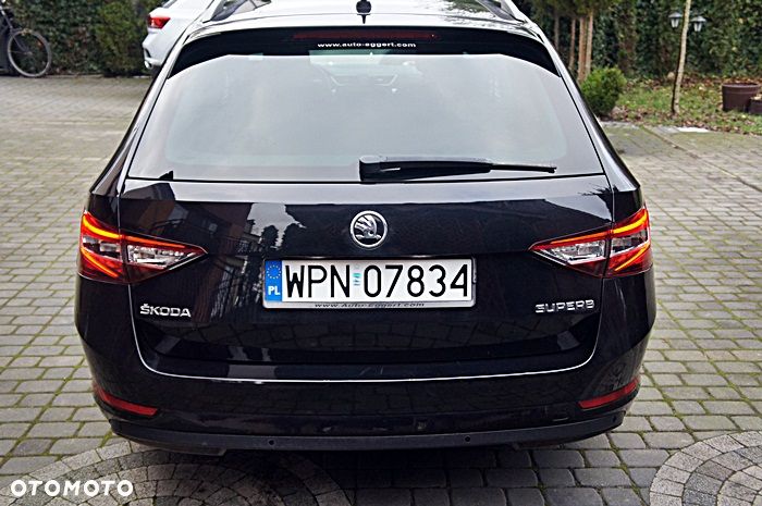 Skoda Superb 2.0 TDI DSG Style - 25