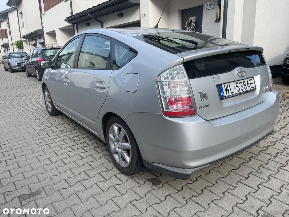 Toyota Prius (Hybrid) Sol - 19