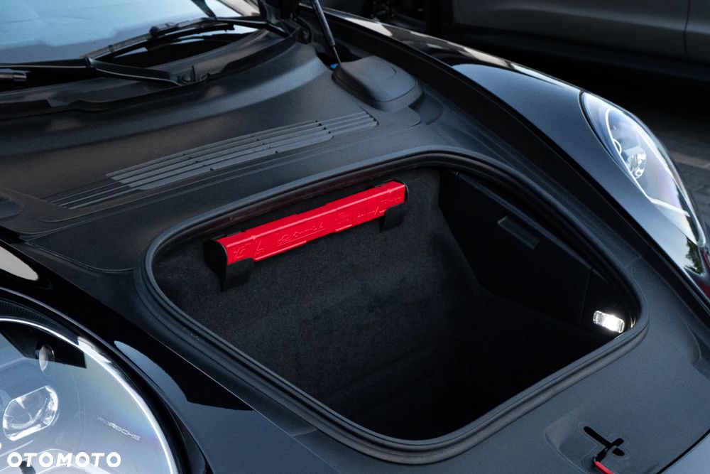 Porsche 911 Carrera 4 - 9