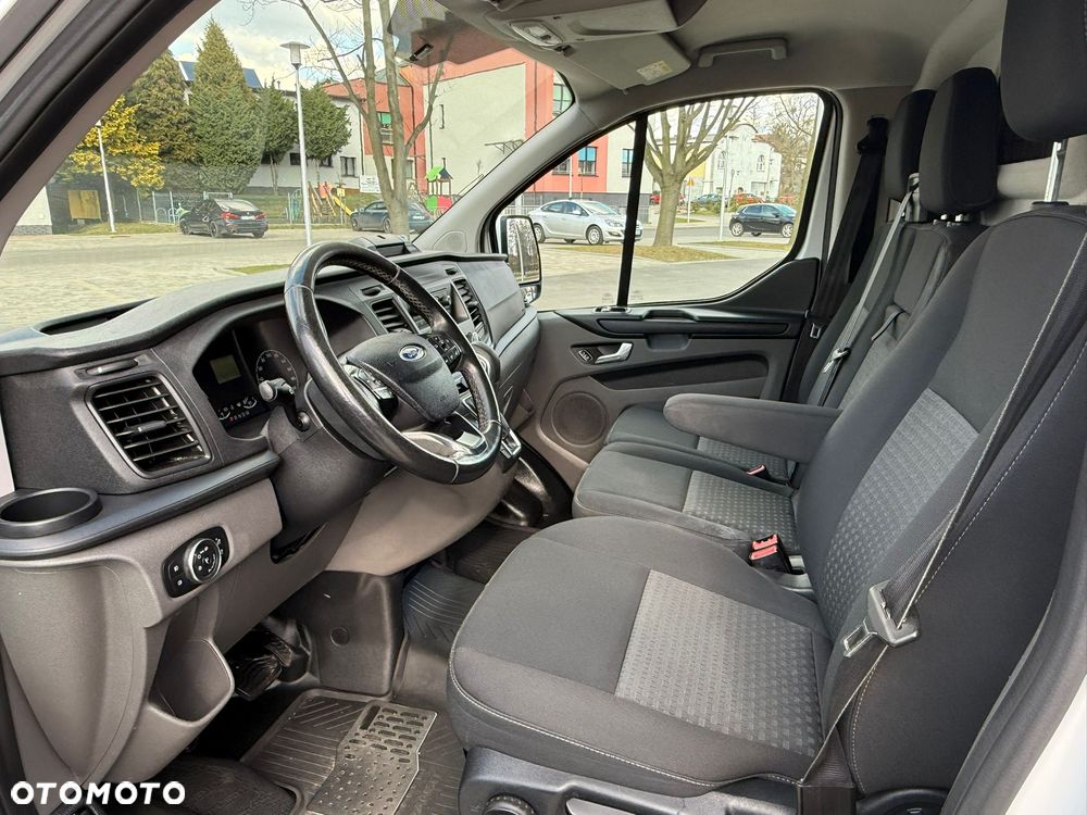 Ford Tranzit Custom - 27