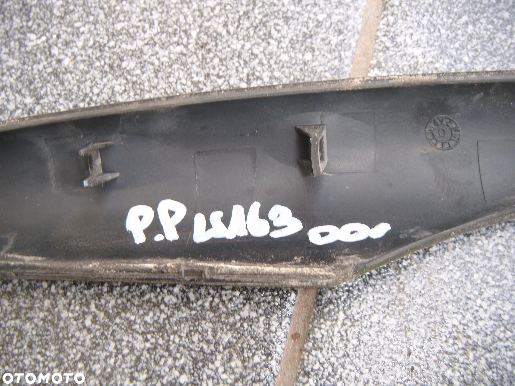 mercedes Ml w163 00r zaślepka relingu prawy przód 1638490203 - 2