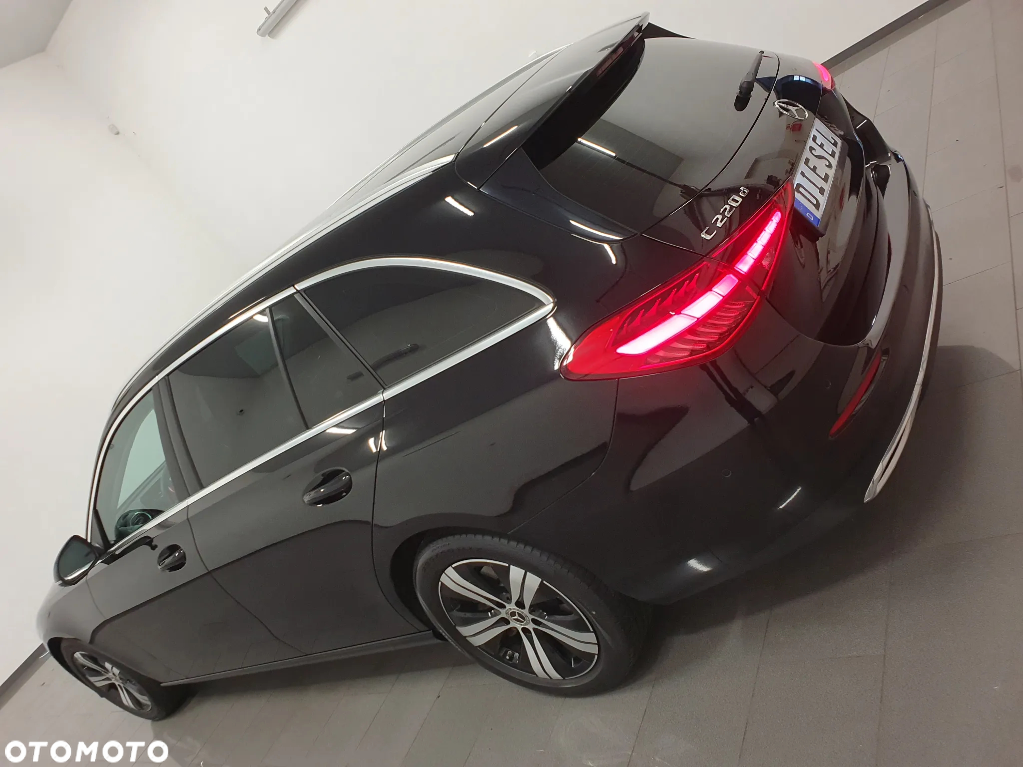Mercedes-Benz Klasa C 220 d T 9G-TRONIC - 32