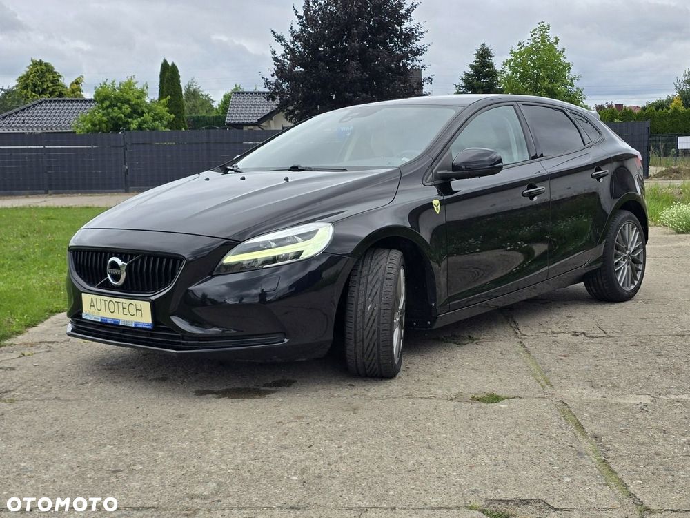 Volvo V40 - 23