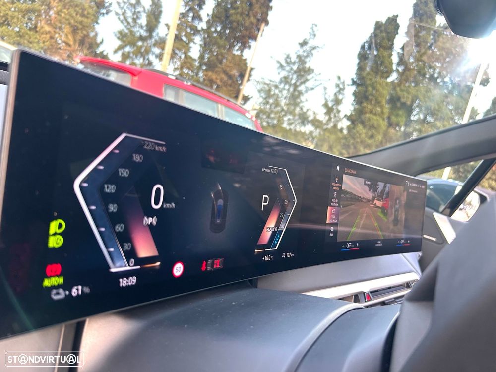 BMW iX xDrive 40 Pack Desportivo - 33