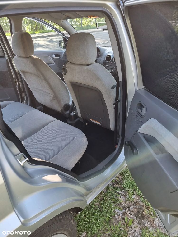 Ford Fusion 1.6 Fun X - 12