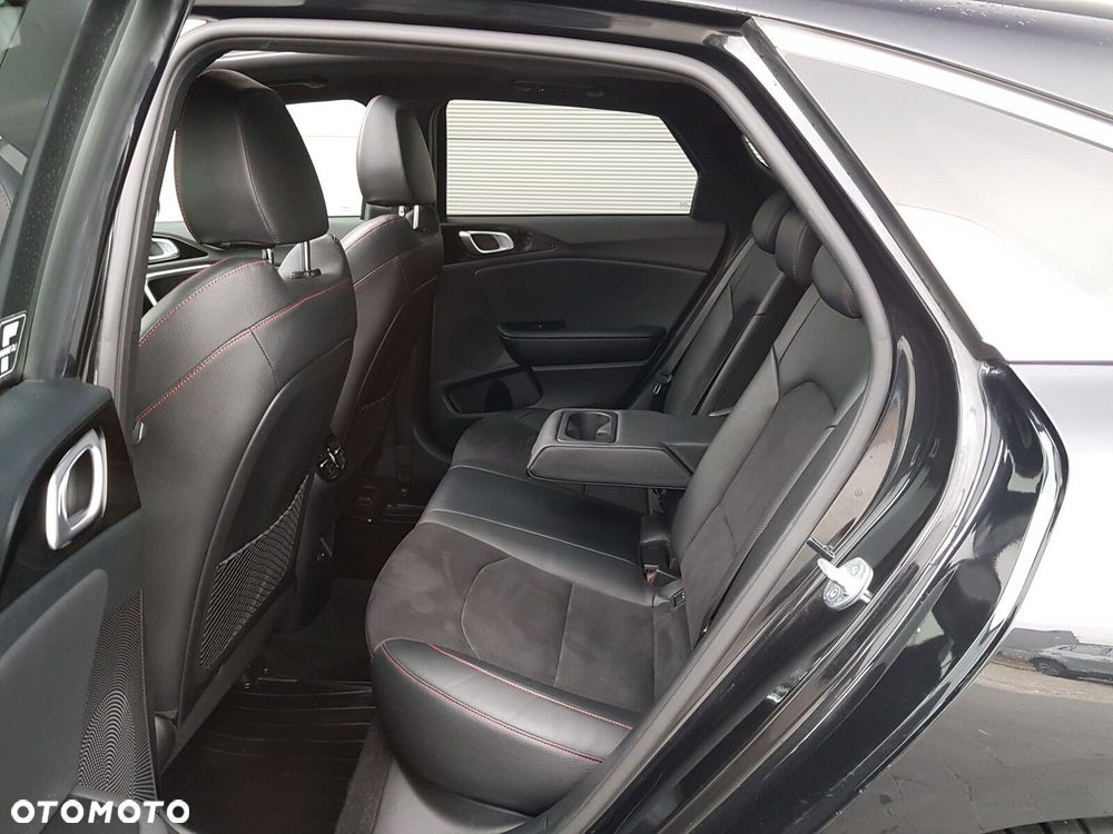 Kia ProCeed 1.6 T-GDI GT DCT - 32