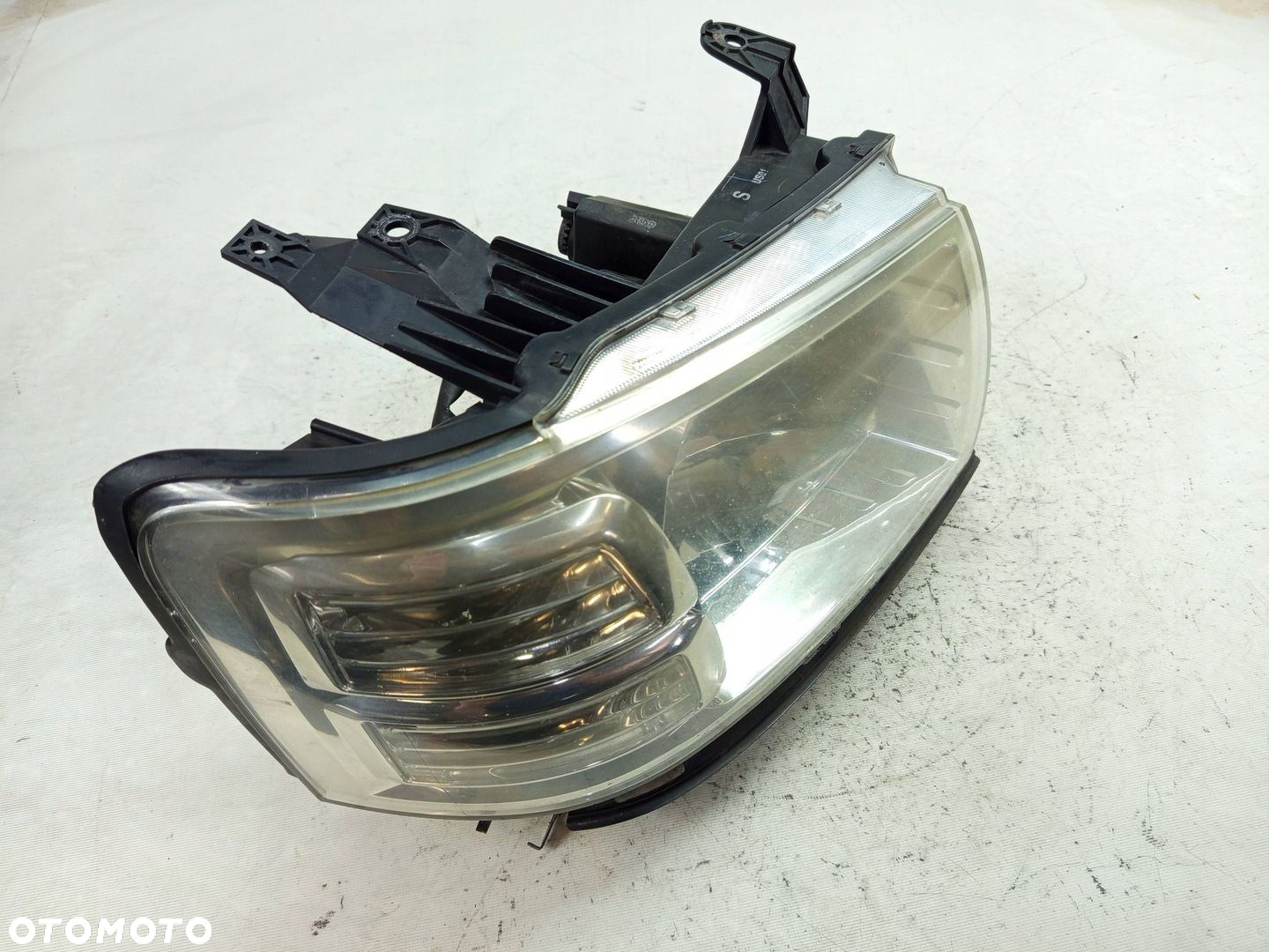 LAMPA PRAWY PRZÓD PRAWA PRZEDNIA FORD RANGER IV 06-09 - 2